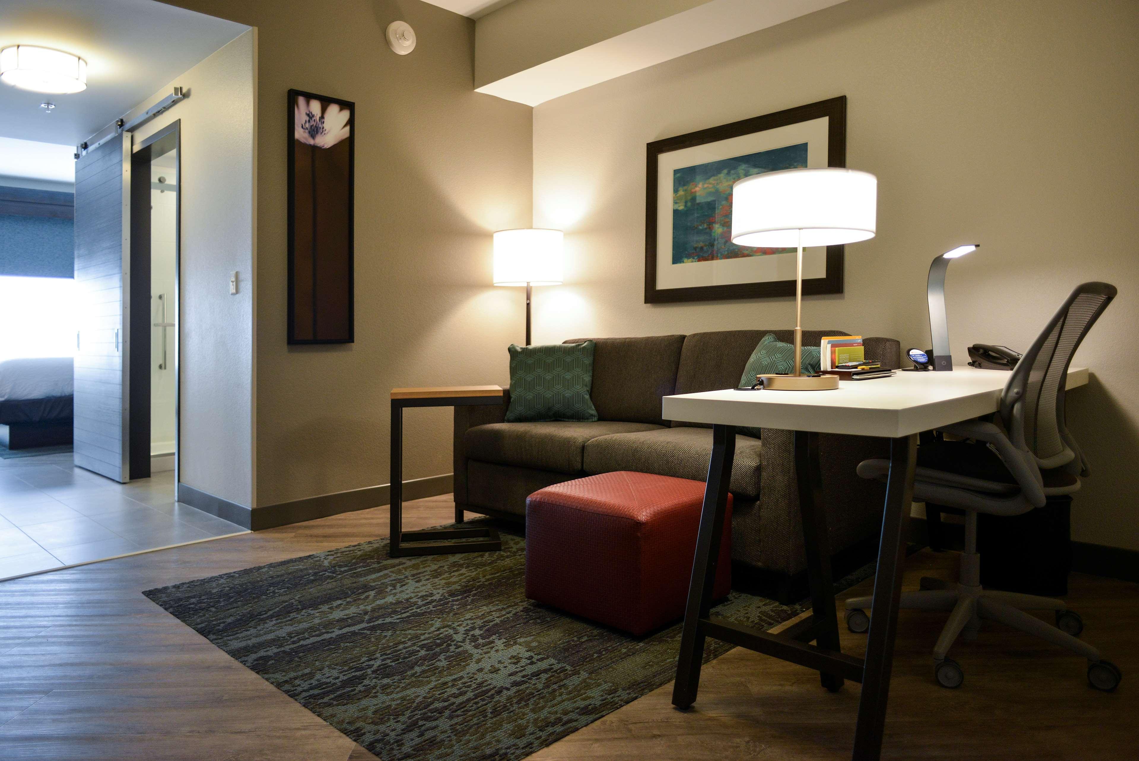 Hilton Garden Inn Louisville Mall Of St. Matthews Exteriör bild