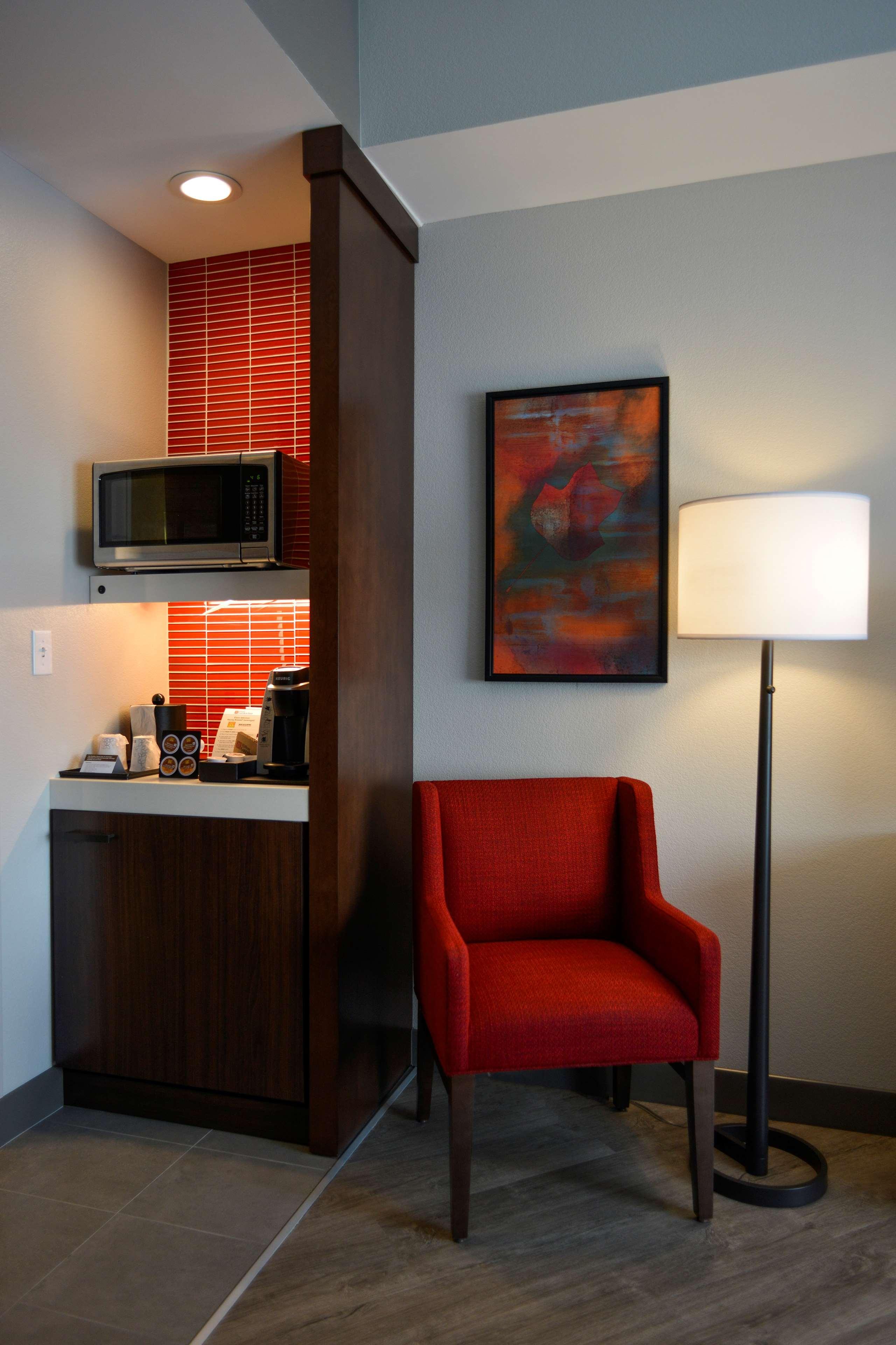 Hilton Garden Inn Louisville Mall Of St. Matthews Exteriör bild