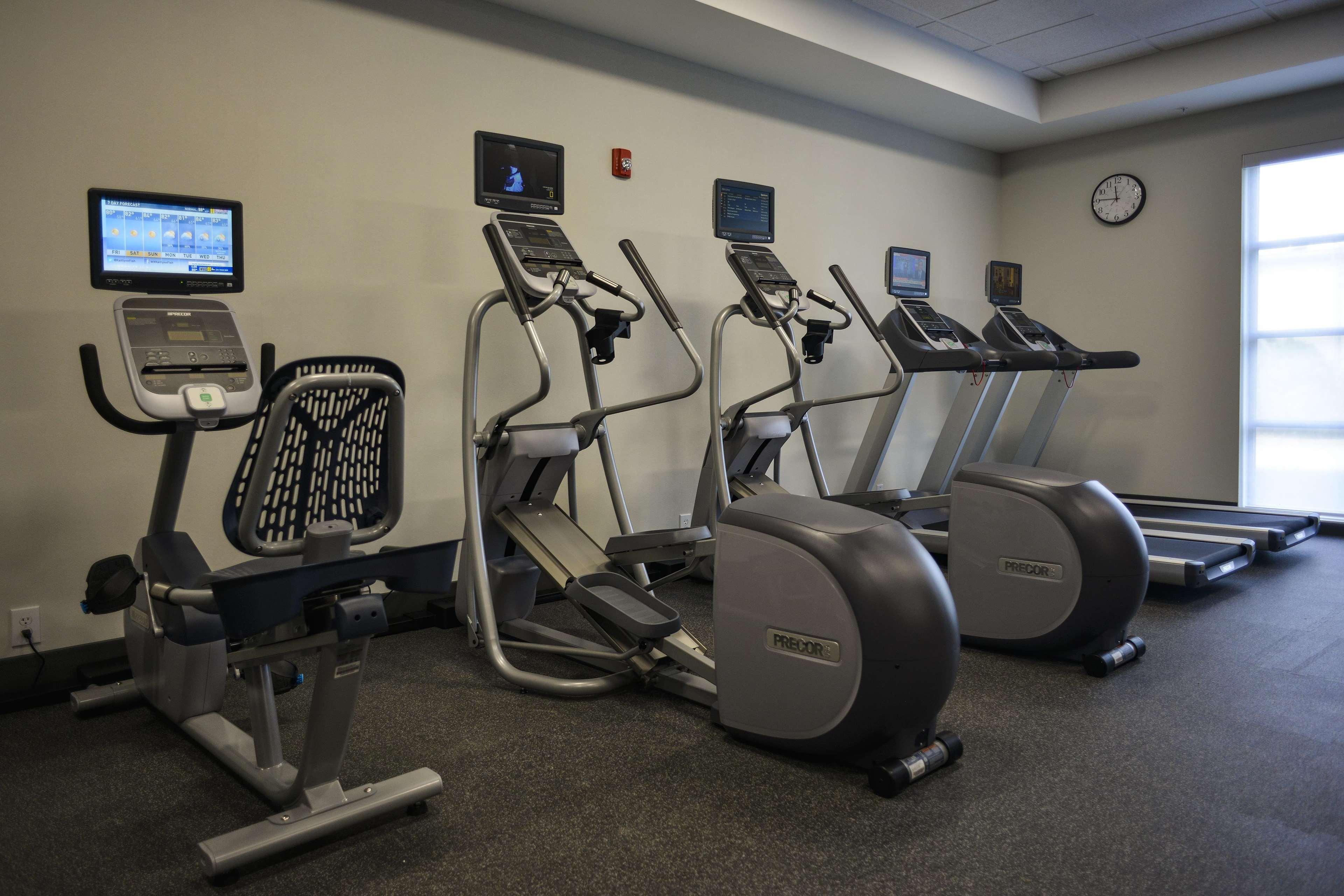 Hilton Garden Inn Louisville Mall Of St. Matthews Exteriör bild