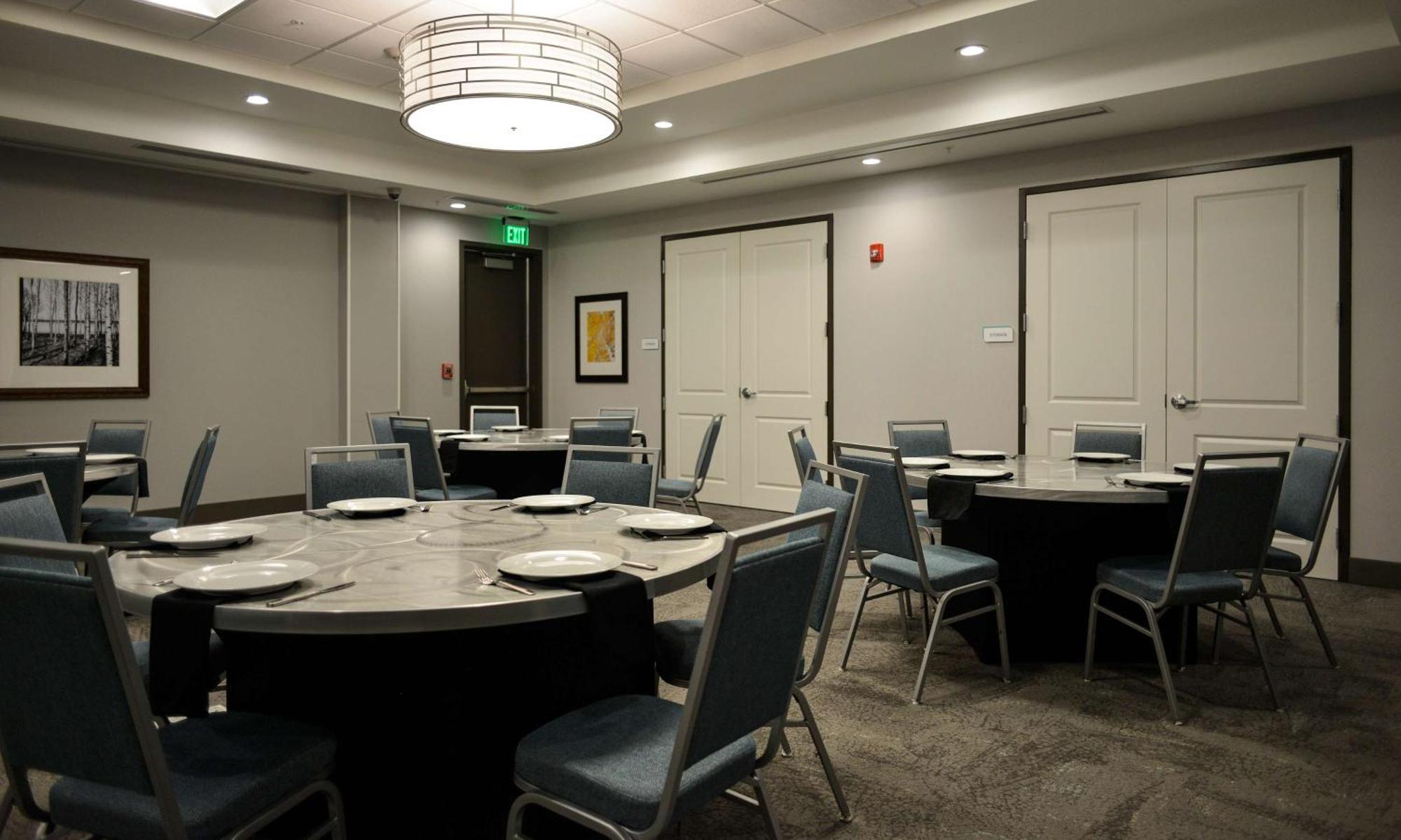 Hilton Garden Inn Louisville Mall Of St. Matthews Exteriör bild