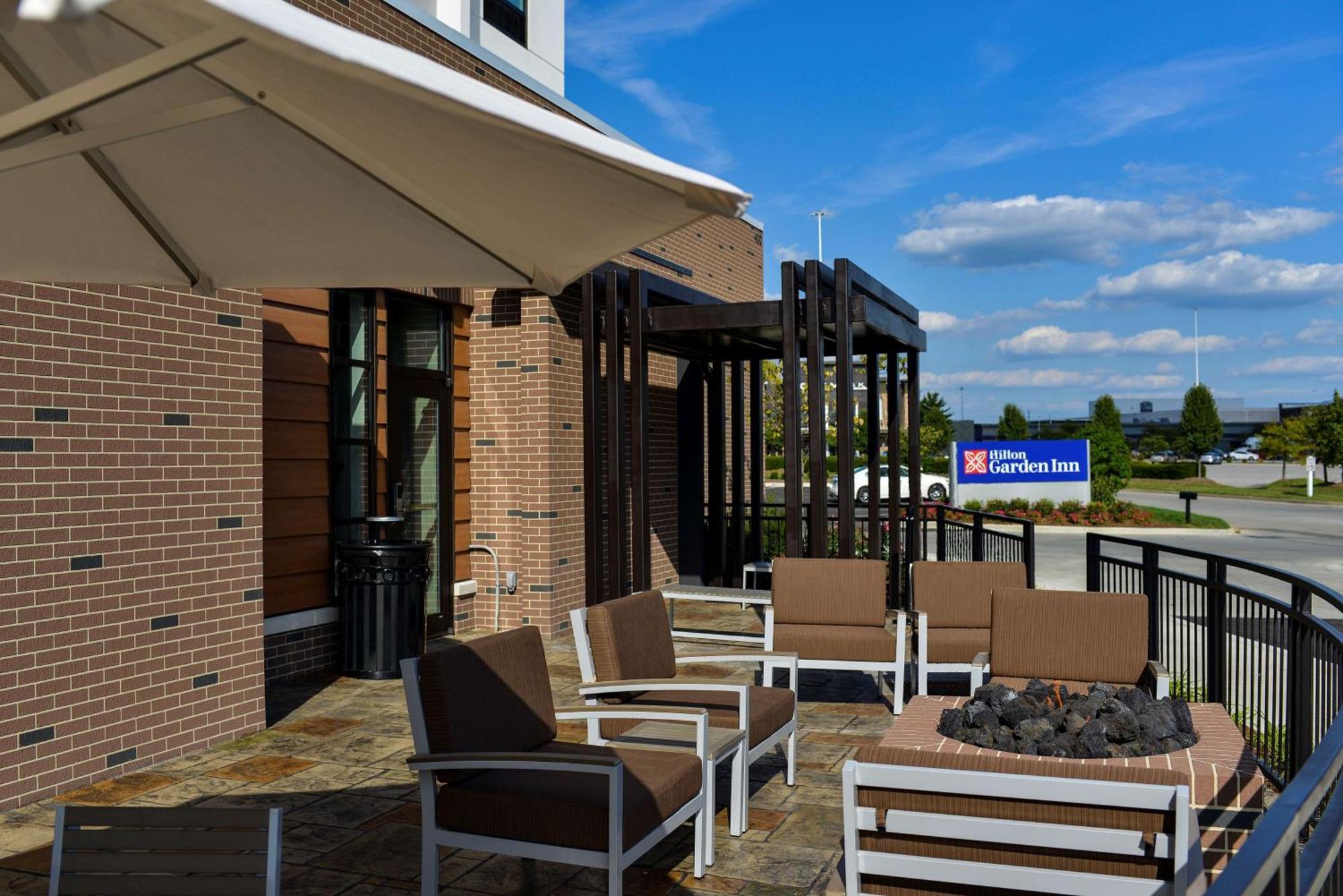 Hilton Garden Inn Louisville Mall Of St. Matthews Exteriör bild