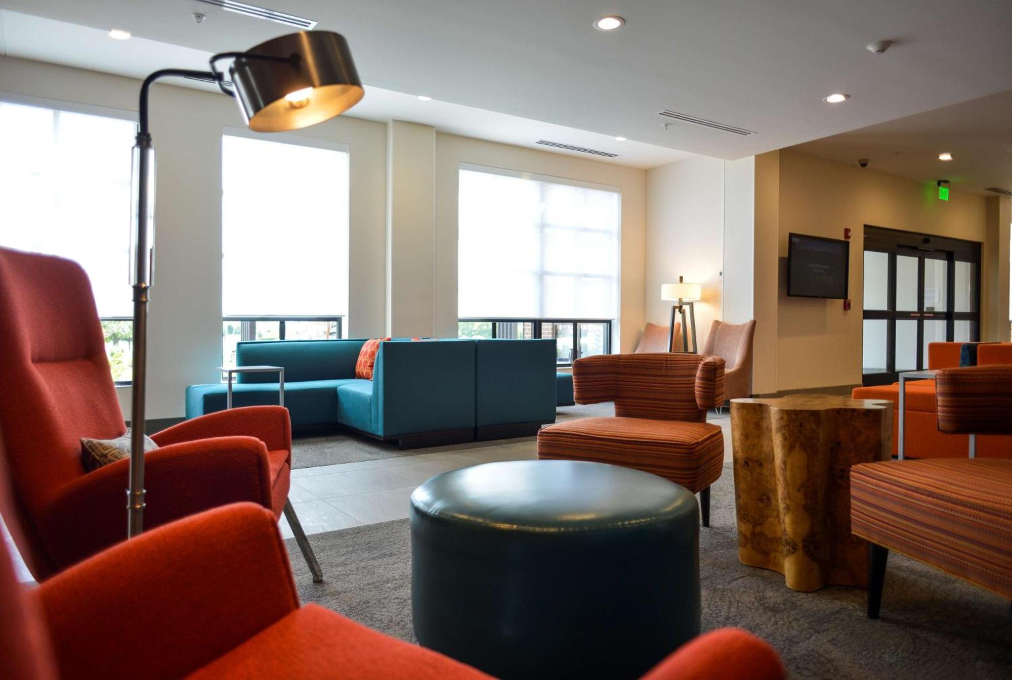 Hilton Garden Inn Louisville Mall Of St. Matthews Exteriör bild