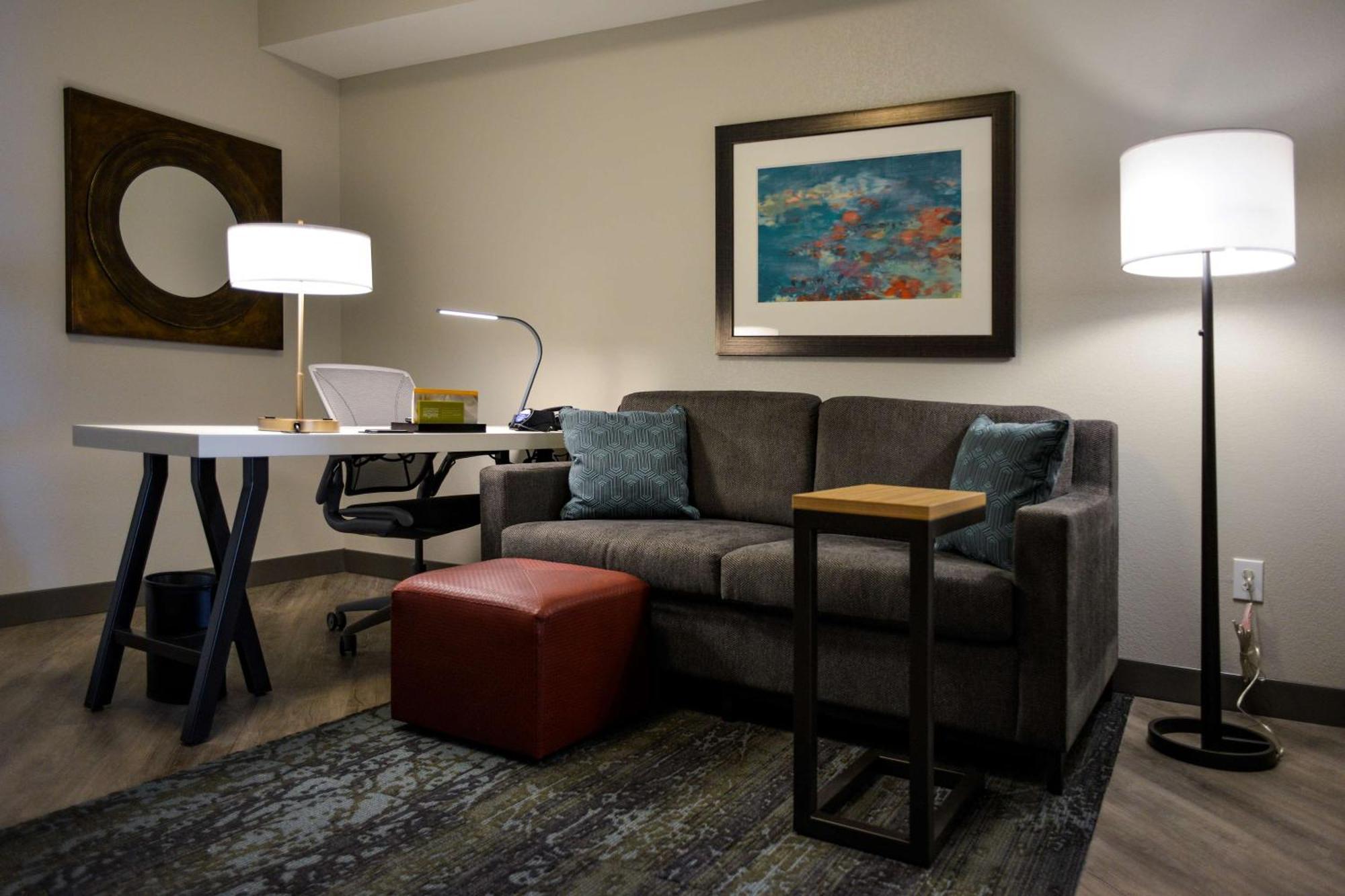 Hilton Garden Inn Louisville Mall Of St. Matthews Exteriör bild