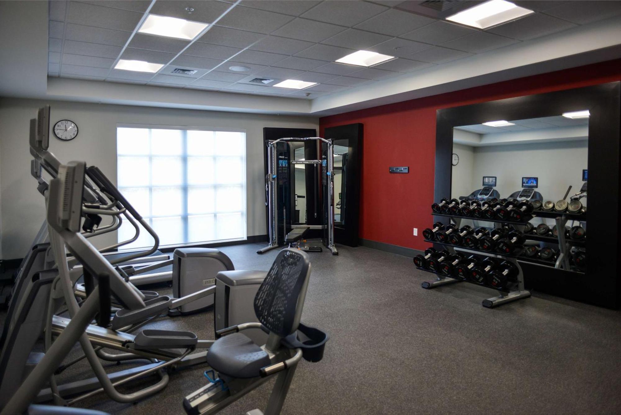 Hilton Garden Inn Louisville Mall Of St. Matthews Exteriör bild